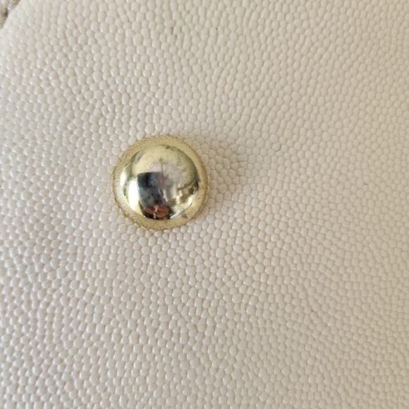 Anne Klein cream color handbag - Picture 8 of 8